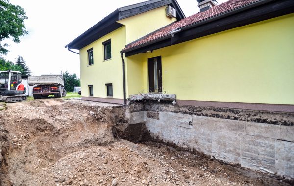 Concrete Foundation Repair Service